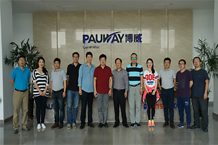 中國(guó)內(nèi)燃發電(diàn)設備行(xíng)業(yè)協會(huì)張紅(hóng)忠理(lǐ)事(shì)長(cháng)、李學明(míng)秘書(shū)長(cháng)及行(xíng)業(yè)同仁莅臨博威能(néng)源考察